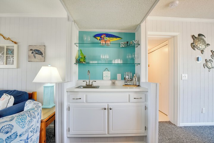 Sunny Condo - Private Ocean Isle Beach Access!