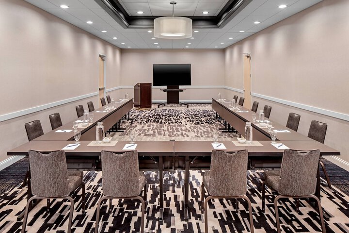 Delta Hotels by Marriott Minneapolis Northeast