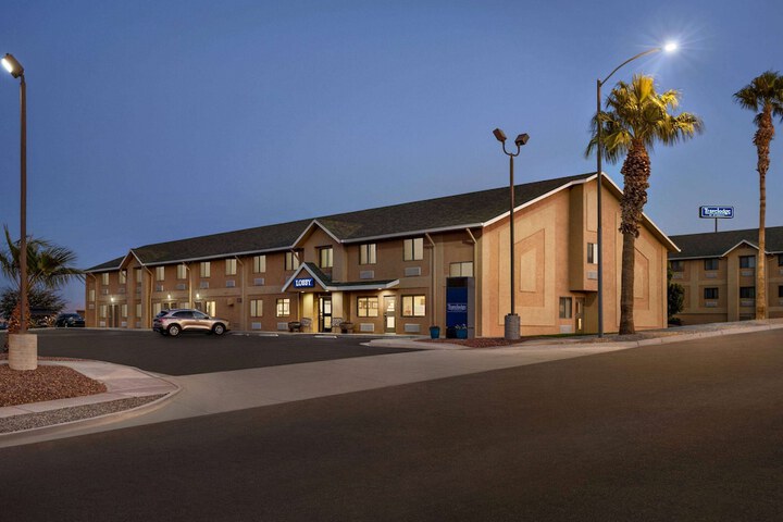 Hotel 4 of 53