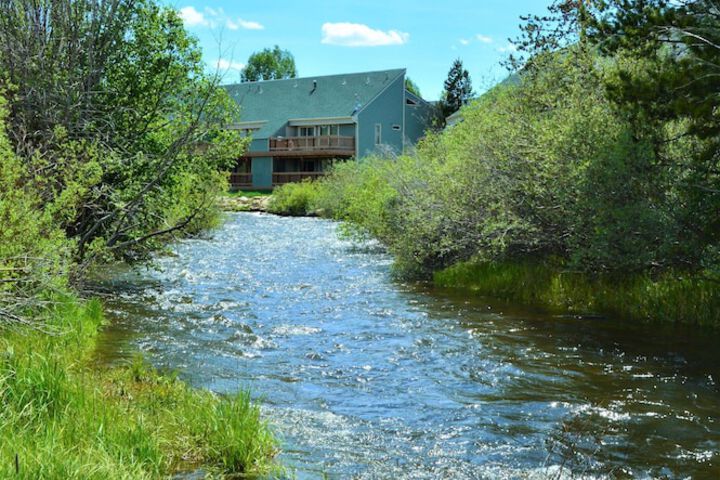 Twin Rivers Condominiums by Alderwood Colorado Management