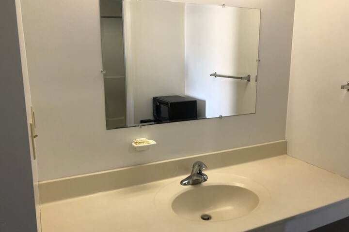 Room 9 of 14