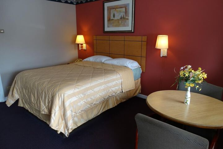 Room 13 of 24