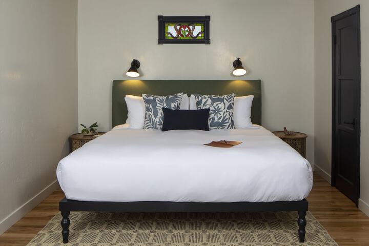 Room 32 of 59