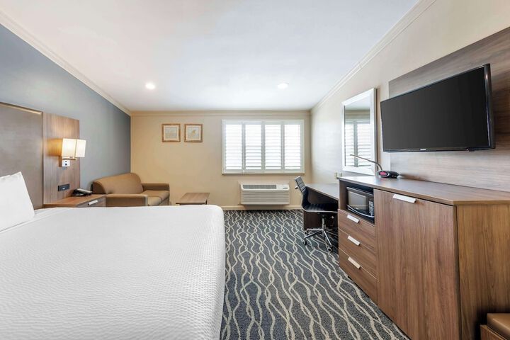 Room 29 of 42