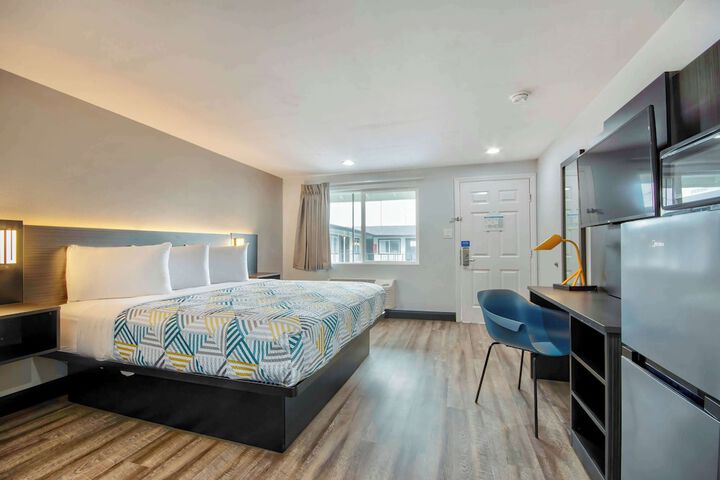 Room 8 of 26