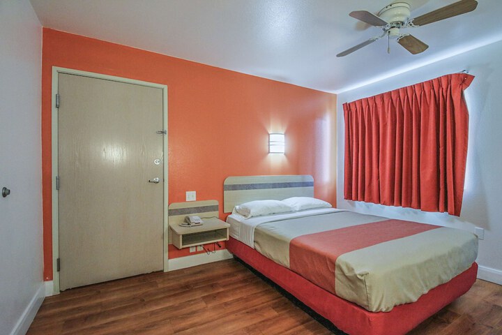 Room 29 of 32