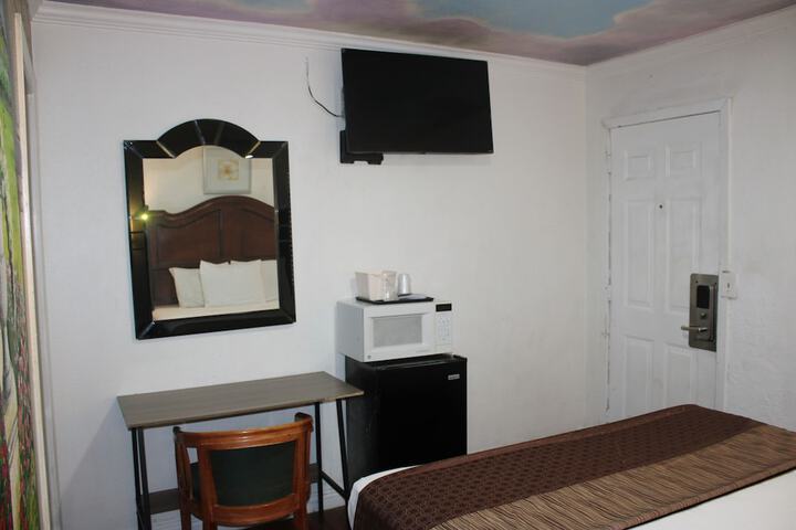 Room 19 of 69