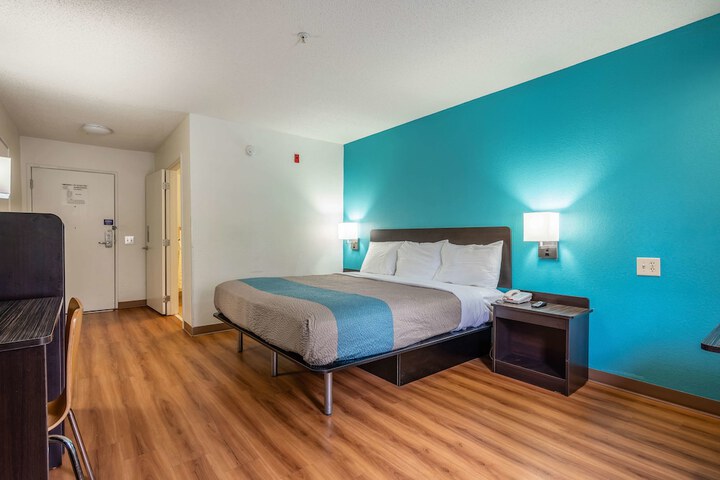 Room 20 of 34