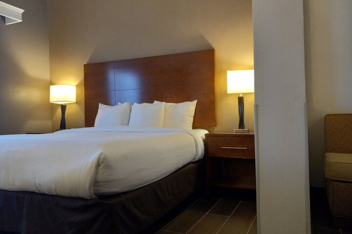 Comfort Suites Farmington