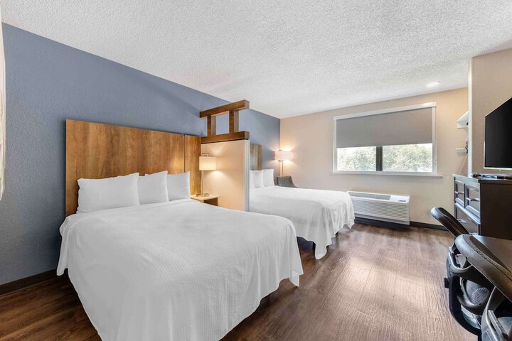 Room 21 of 32