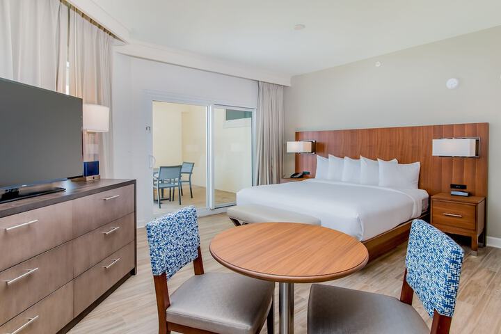 Room 104 of 187