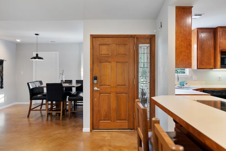 Pet-friendly Marble Falls Home w / Hot Tub!