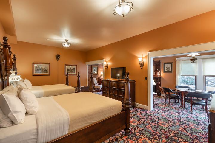 Room 35 of 148