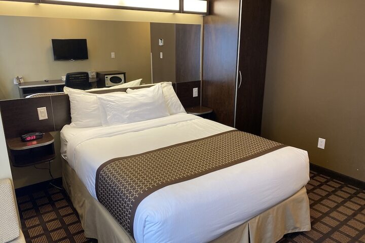 Room 51 of 84