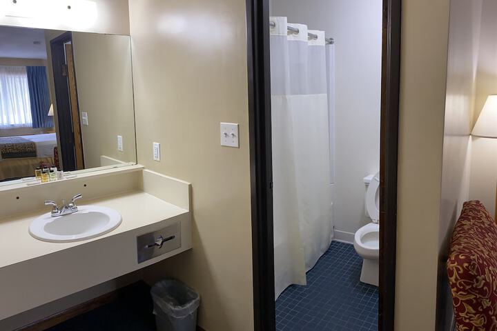 Room 17 of 29