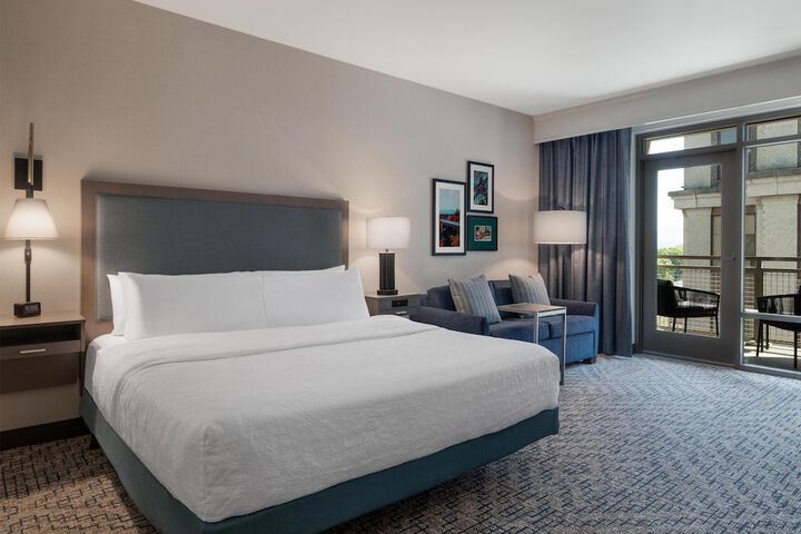 Hampton Inn & Suites Roanoke-Downtown