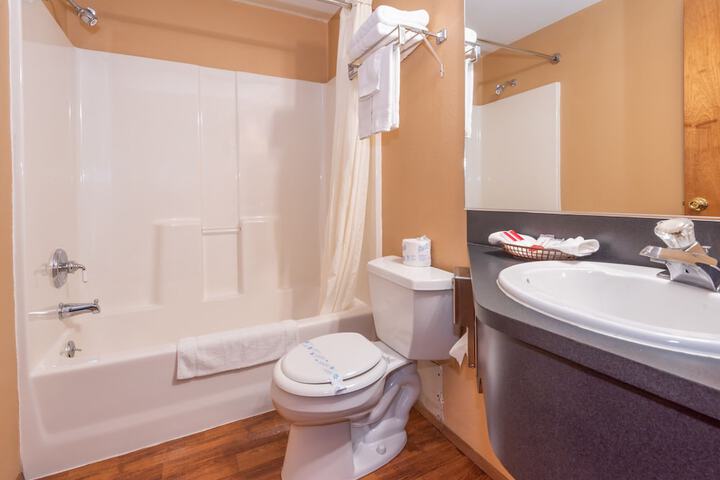 Room 4 of 15
