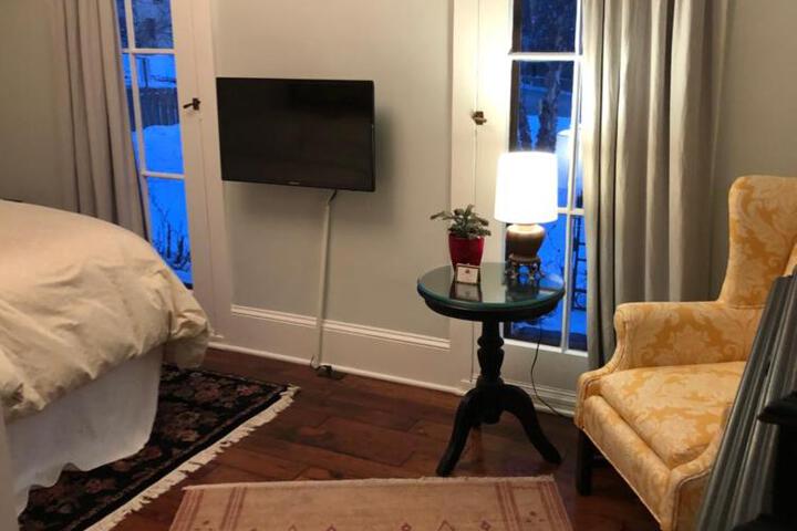 Riverside Gables Bed and Breakfast