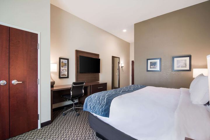 Room 32 of 71