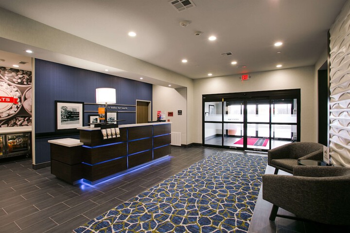 Hampton Inn & Suites Dallas / Ft. Worth Airport South