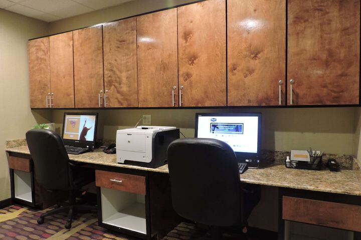 Business Center 20 of 21