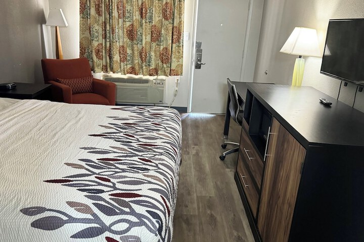 Room 34 of 46