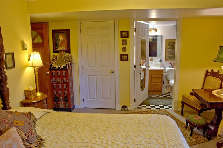 Room 49 of 171