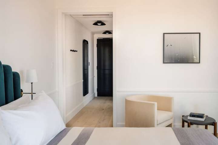 Room 5 of 34