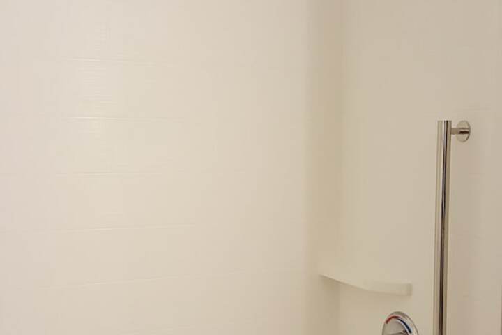 Room 31 of 46