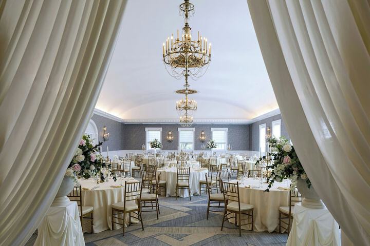 Dearborn Inn Autograph Collection