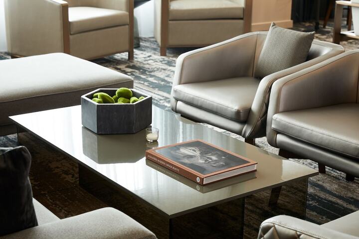 Lounge 66 of 72