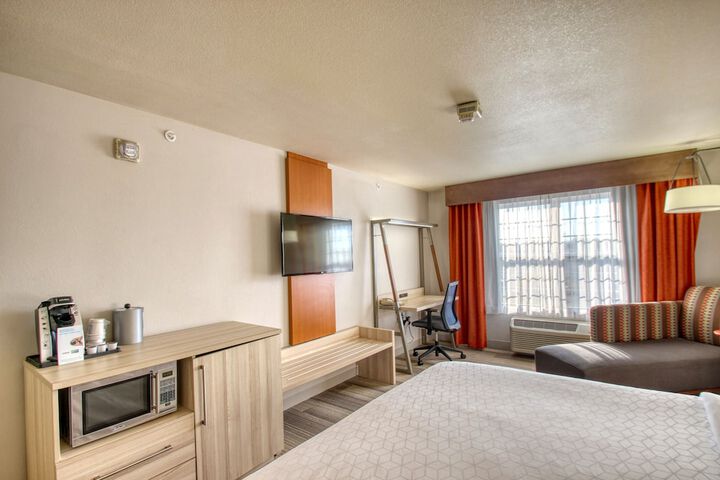 Room 45 of 99