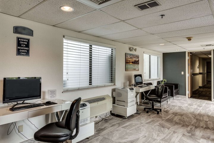 Business Center 48 of 49
