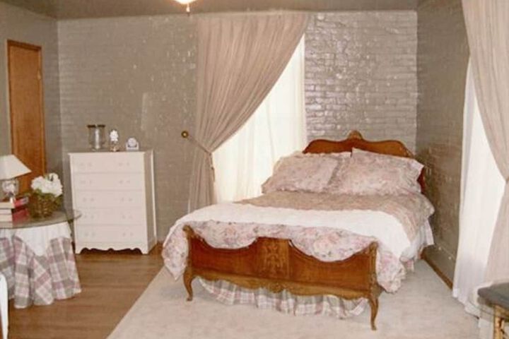 THE RIVERS EDGE EXECUTIVE SUITES