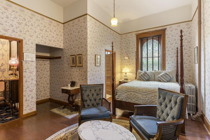 Room 43 of 67