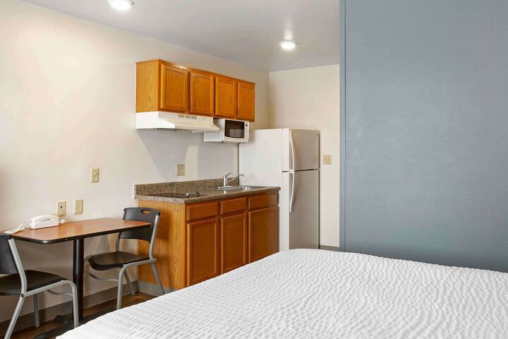 Room 6 of 24