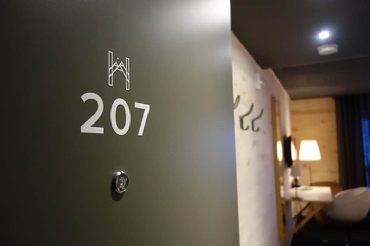 Room 33 of 57