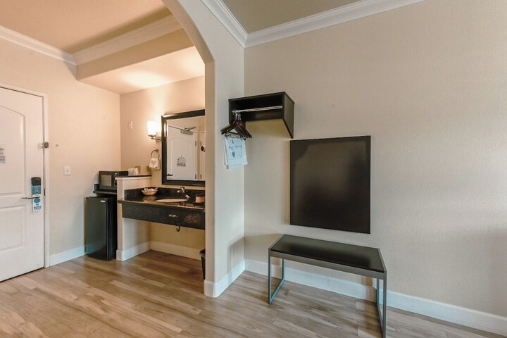 Gateway Inn & Suites San Francisco SFO Airport
