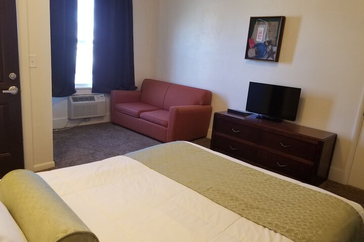 Room 16 of 32