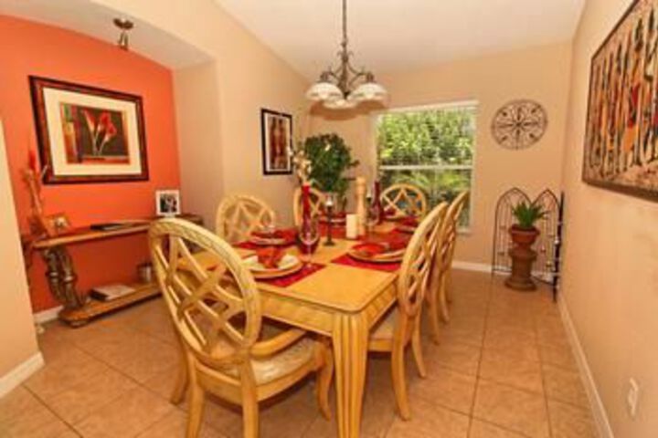 BRAND NEW 4 Bedroom Holiday home by Follow the sun vacation Rentals