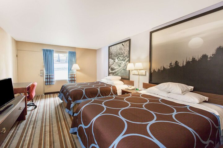 Room 5 of 11