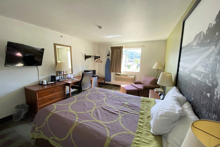 Room 12 of 35