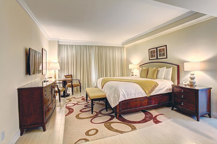 Sea View Hotel Bal Harbour, on the Ocean