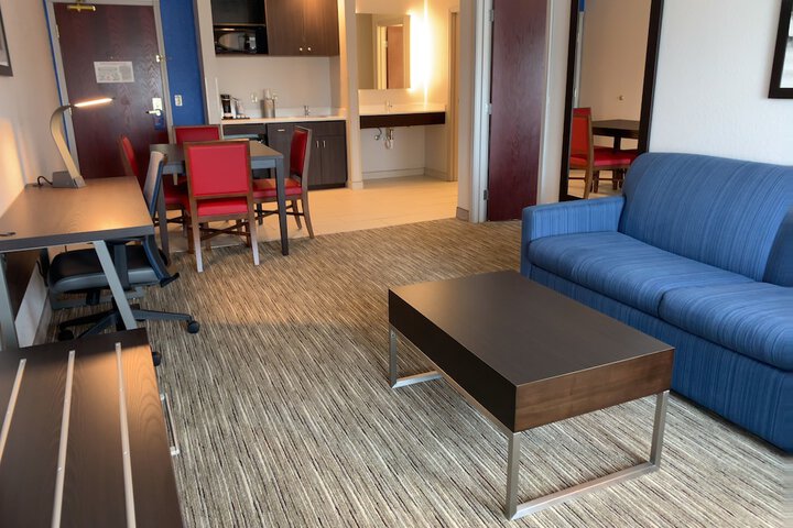 Room 28 of 45