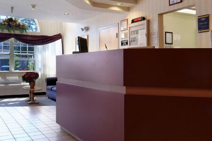 CenterWay Hotel Buffalo North Near University