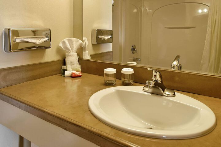 Ramada by Wyndham Anchorage