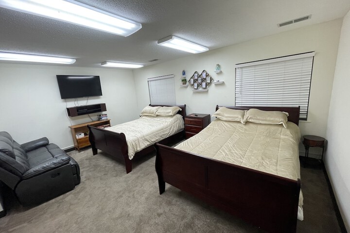 Room 33 of 66