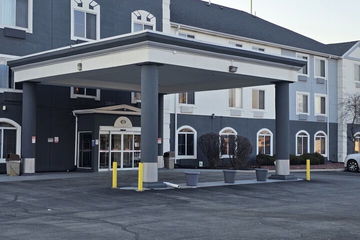 Hotel 6 of 44