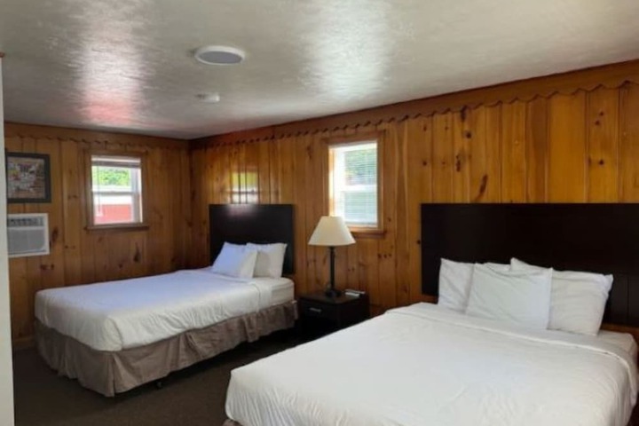 Room 9 of 13