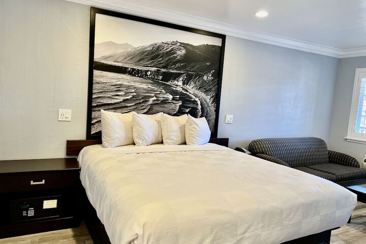 Room 102 of 152